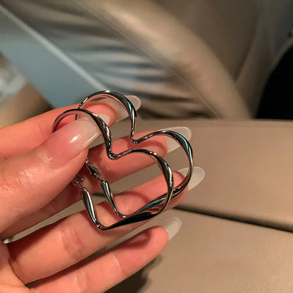 Pulsera de Moda para Mujer - Diseño de Corazón Hueco, 1 Par, Joyería Exagerada, Regalo de Cumpleaños