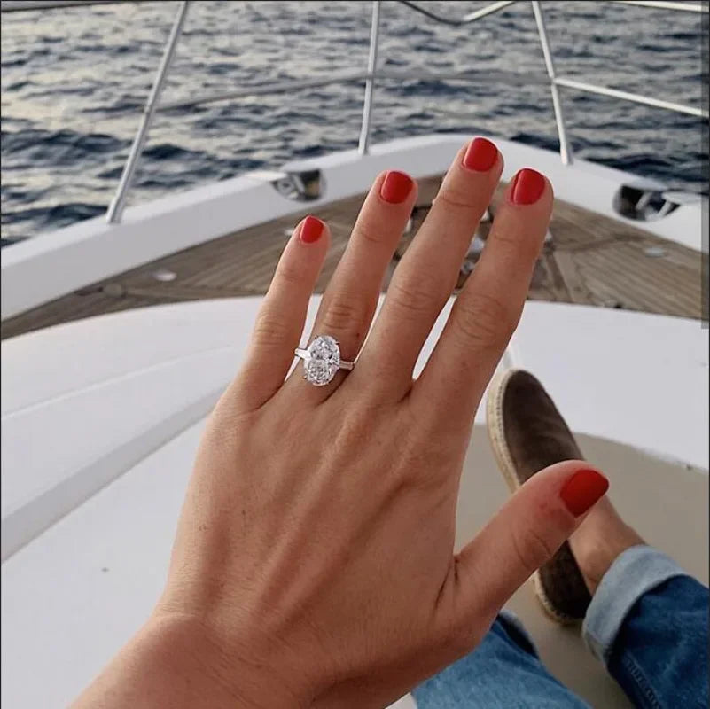 Anillo Ovalado de Diamantes de Laboratorio en Plata de Ley 925 - Joyería de Lujo para Compromiso y Boda