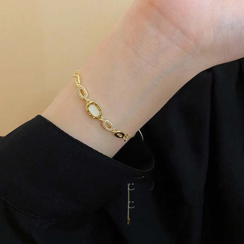 Pulsera Ajustable de Zirconia de Color Dorado 18K - Pulsera de Moda de Lujo para Mujer - Joyería de Fiesta y Regalos