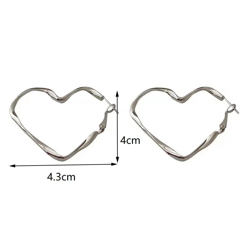 Pulsera de Moda para Mujer - Diseño de Corazón Hueco, 1 Par, Joyería Exagerada, Regalo de Cumpleaños