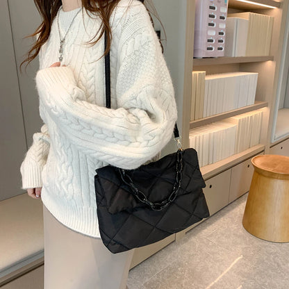 Bolso Cuadrado de Gran Capacidad para Mujer – Bolsa Cruzada Casual con Cadena, Cuero Acolchado, Perfecta para Invierno y Compras