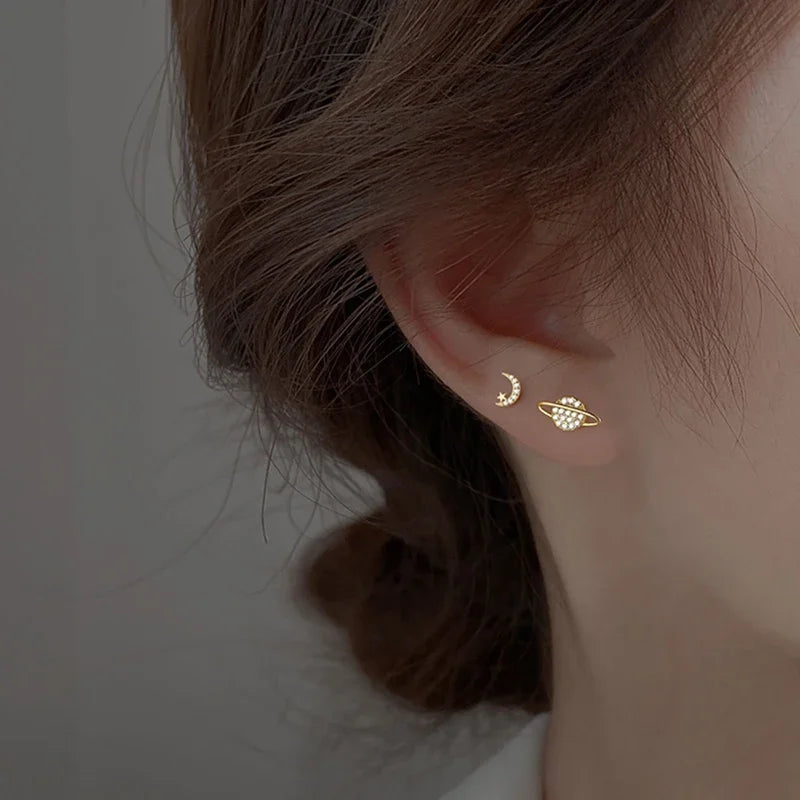 Pendientes Asimétricos de Estrella y Luna con Zirconia - Plata 925 para Piercing Tragus y Cartílago
