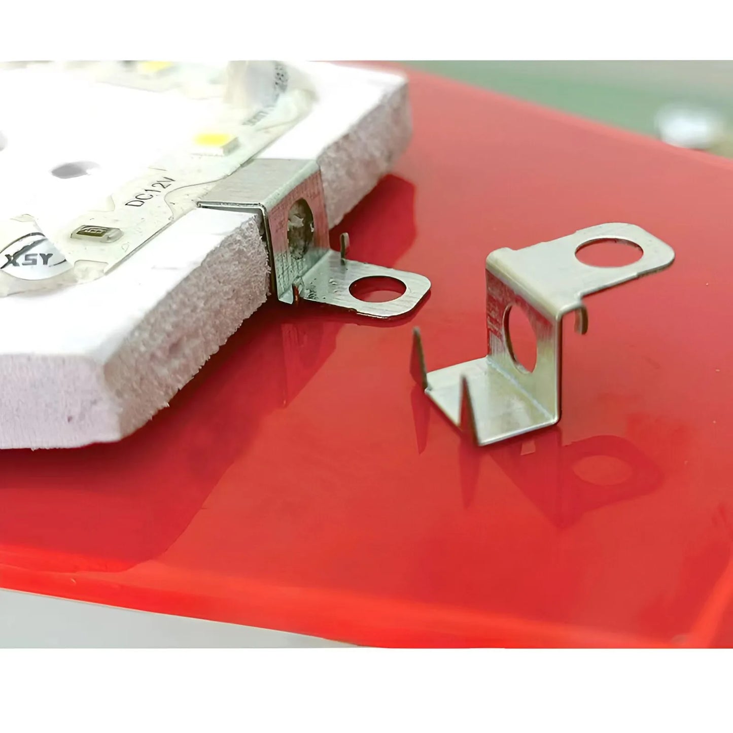 Soporte de Acero Inoxidable para Letras 3D de Canal: Instalación Rápida y Segura