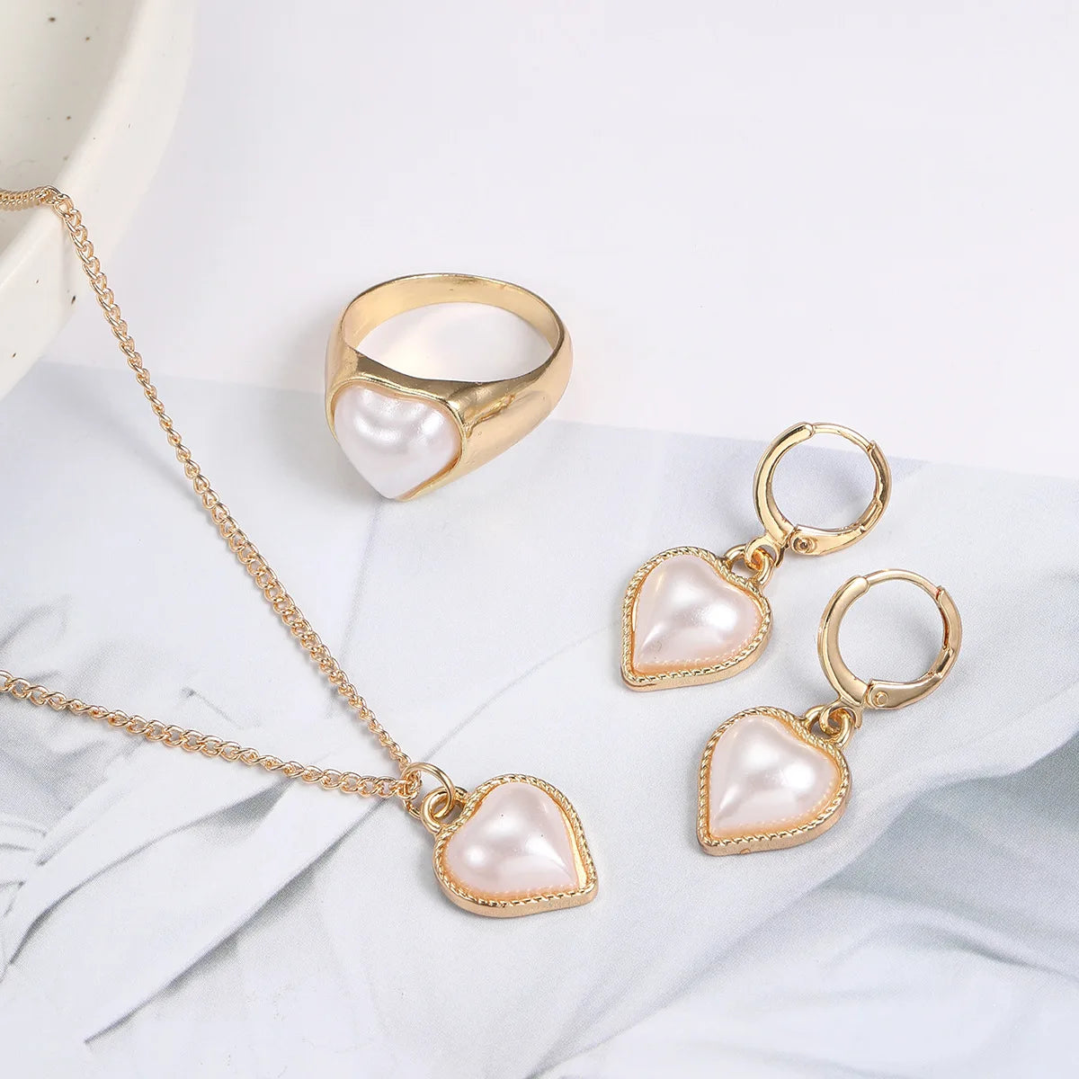 Conjunto de 3 piezas de joyería de perlas para mujer: Anillo de Corazón Coreano, Colgante, Collar y Pendientes de Aro