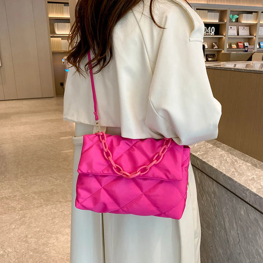 Bolso Cuadrado de Gran Capacidad para Mujer – Bolsa Cruzada Casual con Cadena, Cuero Acolchado, Perfecta para Invierno y Compras