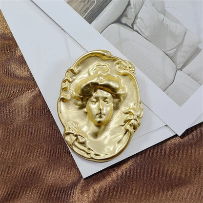 Broche Clásico de Acrílico y Aleación de Zinc para Mujer - Accesorio de Moda con Tema de Belleza