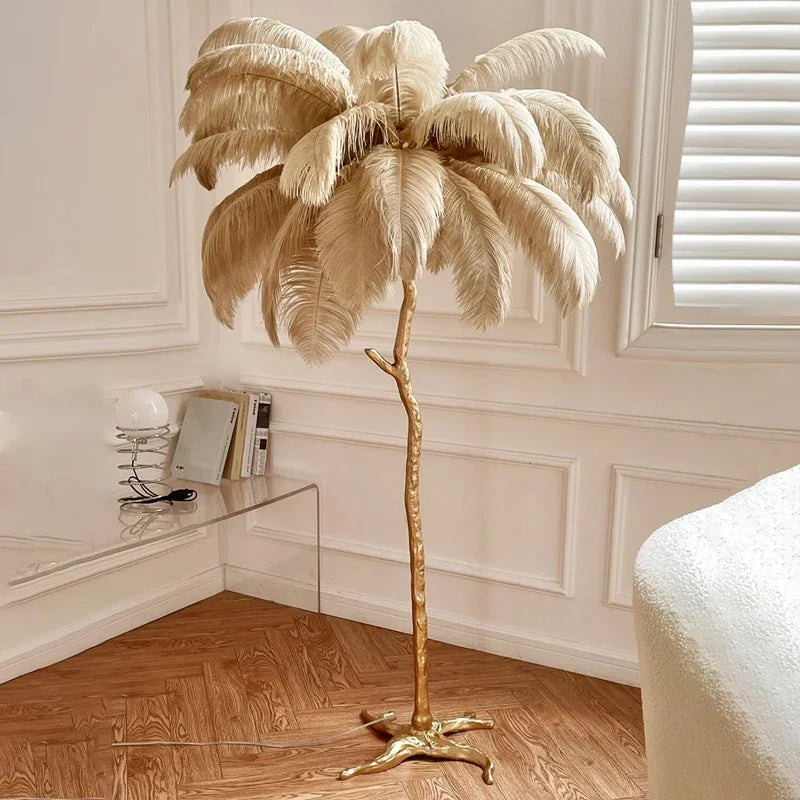 Lámpara de Pie LED con Plumas de Avestruz Nórdica, Resina y Cobre – Decoración para Sala, Dormitorio o Mesita de Noche