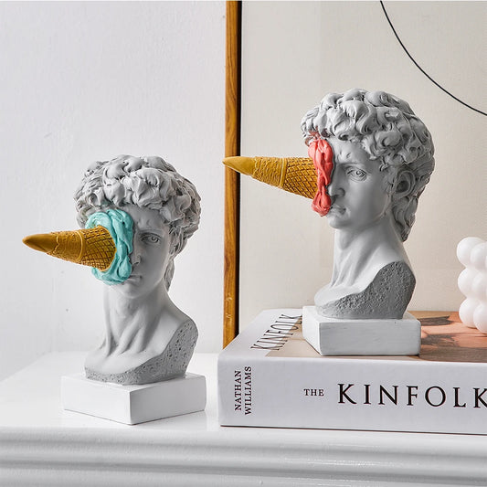 Figura Decorativa Moderna de David - Escultura Nórdica de Helado para Decoración del Hogar y Oficina