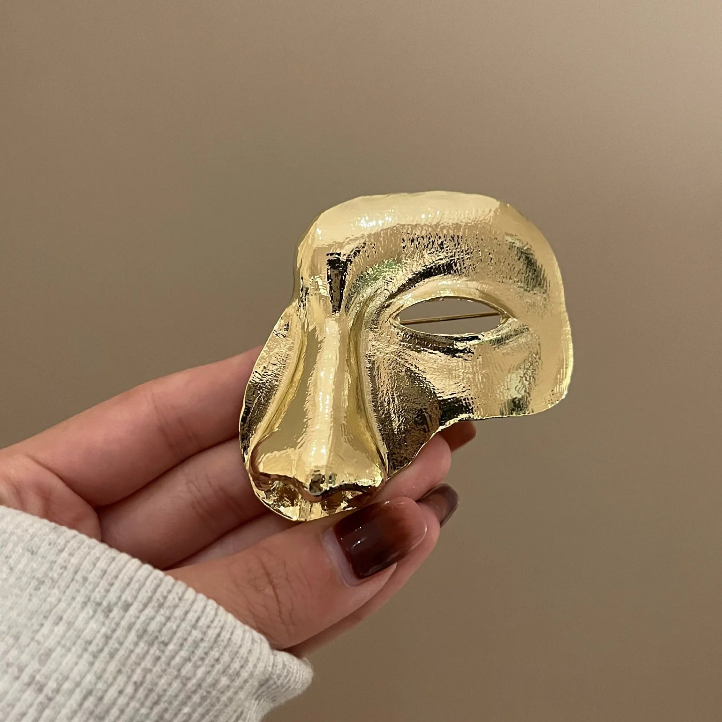 Goth Unisex Half Face Mask Lips Metal BroocMáscara Gótica Unisex con Broche de Metal en Forma de Labios para Mujer y Hombre, Accesorio Punk Hip Hop, Regalo de Joyería Vintagehs for Women Men Hip Hop Punk Pins Accessory Vintage Jewelry Gift