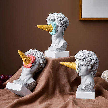 Figura Decorativa Moderna de David - Escultura Nórdica de Helado para Decoración del Hogar y Oficina