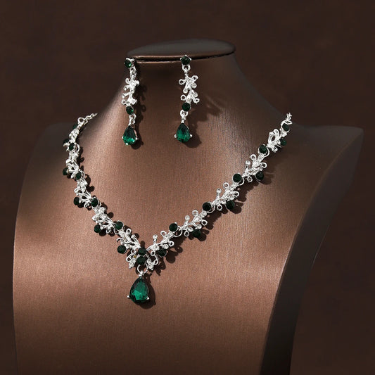 Conjunto de Joyería Nupcial Itacazzo: Collar Clásico y Pendientes para Bodas