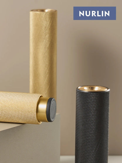 Pies de Gabinete Ajustables Nurlin – Diseño de Corte de Diamante Moleteado en Latón, Patas de Mueble Firmemente Apoyadas en Negro y Oro