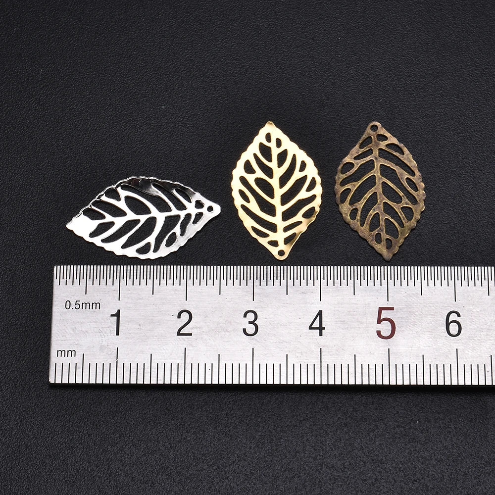 Hojas de Filigrana de Metal para Manualidades - Accesorios de Boda, Colgantes, Corona de Novia, 50 Unidades