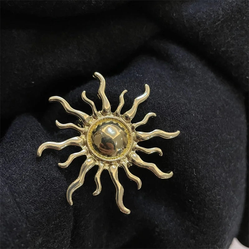 Broche Clásico de Acrílico y Aleación de Zinc para Mujer - Accesorio de Moda con Tema de Belleza