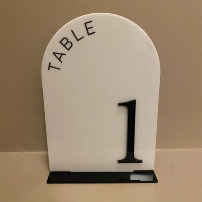 Números de Mesa Acrílicos Blancos con Arco - Personalizados para Bodas, Decoración de Mesa, Señalización de Bodas