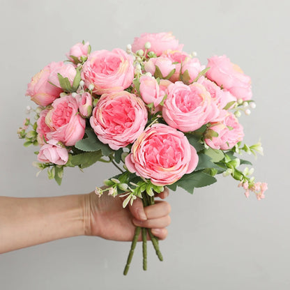 Ramo de Peonías Artificiales de Seda 30cm - Decoración para Boda, Hogar y Eventos - Flores Realistas con 5 Rosas Grandes y 4 Capullos Pequeños