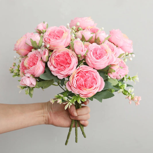 Ramo de Peonías Artificiales de Seda 30cm - Decoración para Boda, Hogar y Eventos - Flores Realistas con 5 Rosas Grandes y 4 Capullos Pequeños