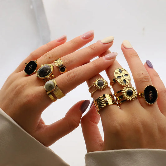 Anillo de Dedo Estampado con Piedra Negra Estilo Punk - Acero Inoxidable Color Oro, Anillo Abierto de Estilo Bohemio Vintage para Mujeres, Regalos de Joyería