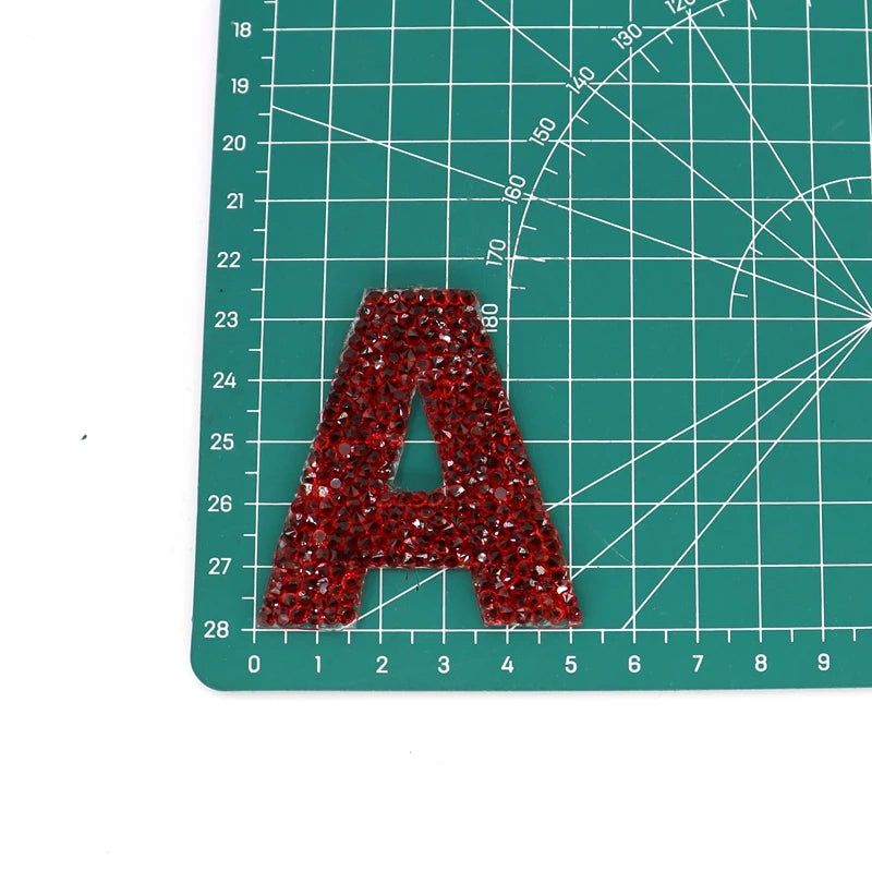 1PC Letra y Número de Acrílico con Rhinestones Rojos para Planchar en Ropa, Insignia Adhesiva para Ropa, Bolsos y Zapatos DIY