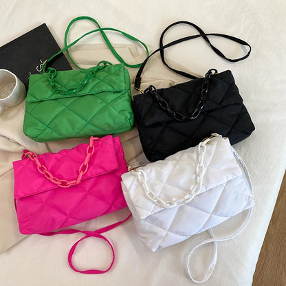 Bolso Cuadrado de Gran Capacidad para Mujer – Bolsa Cruzada Casual con Cadena, Cuero Acolchado, Perfecta para Invierno y Compras