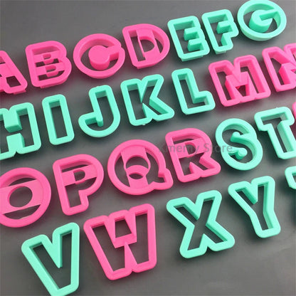 26 Piezas Cortadores de Galletas en Plástico Grande A-Z, Moldes de Letras 3D Presionables para Decoración de Pasteles, Fondant y Galletas DIY